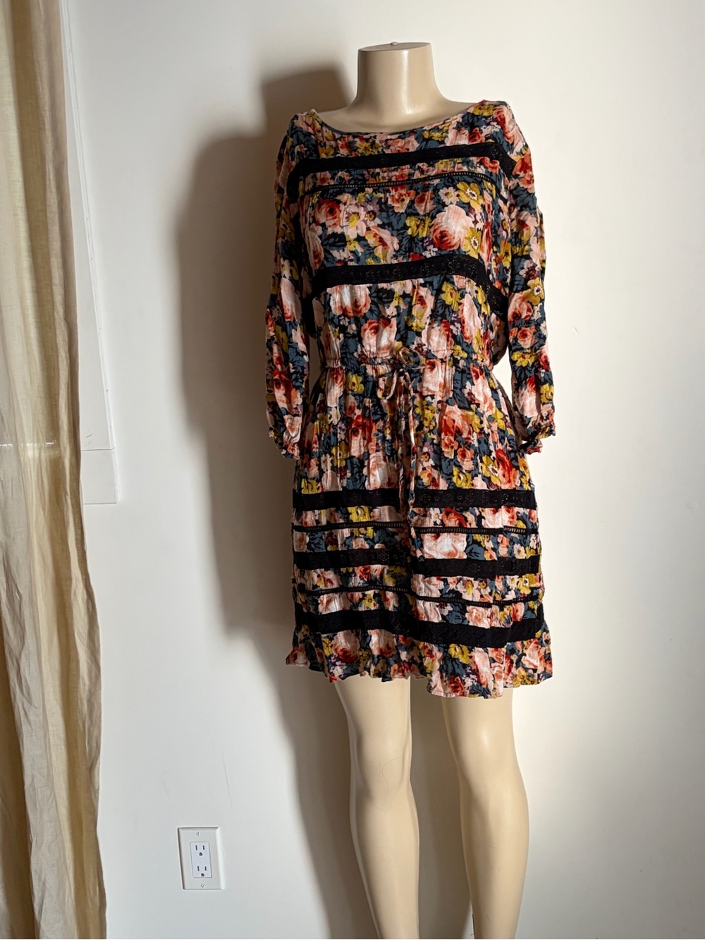 HOLDING HORSES Floral Mini Dress with Black Lace Trim
